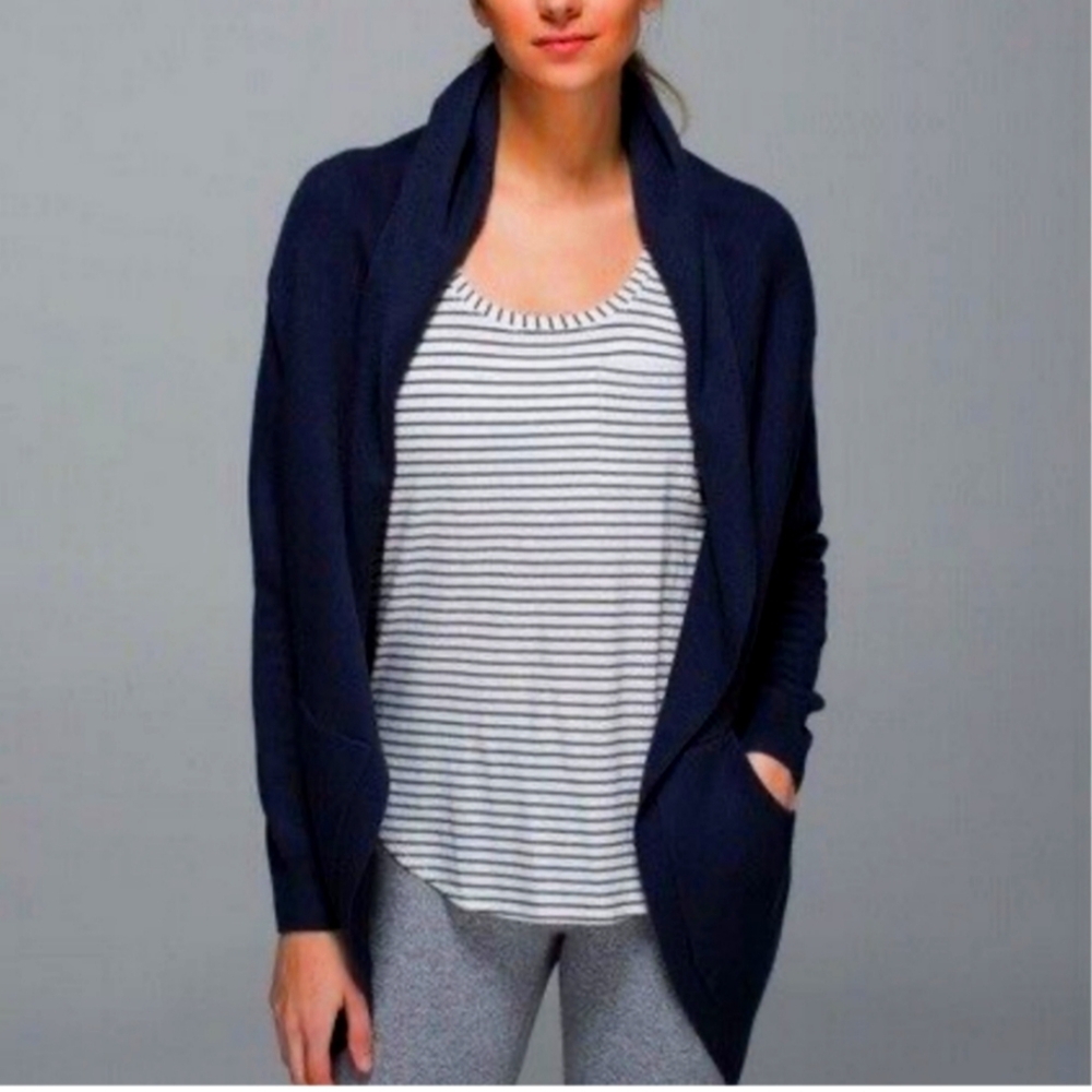 Lululemon Reversible Cabi Wrap